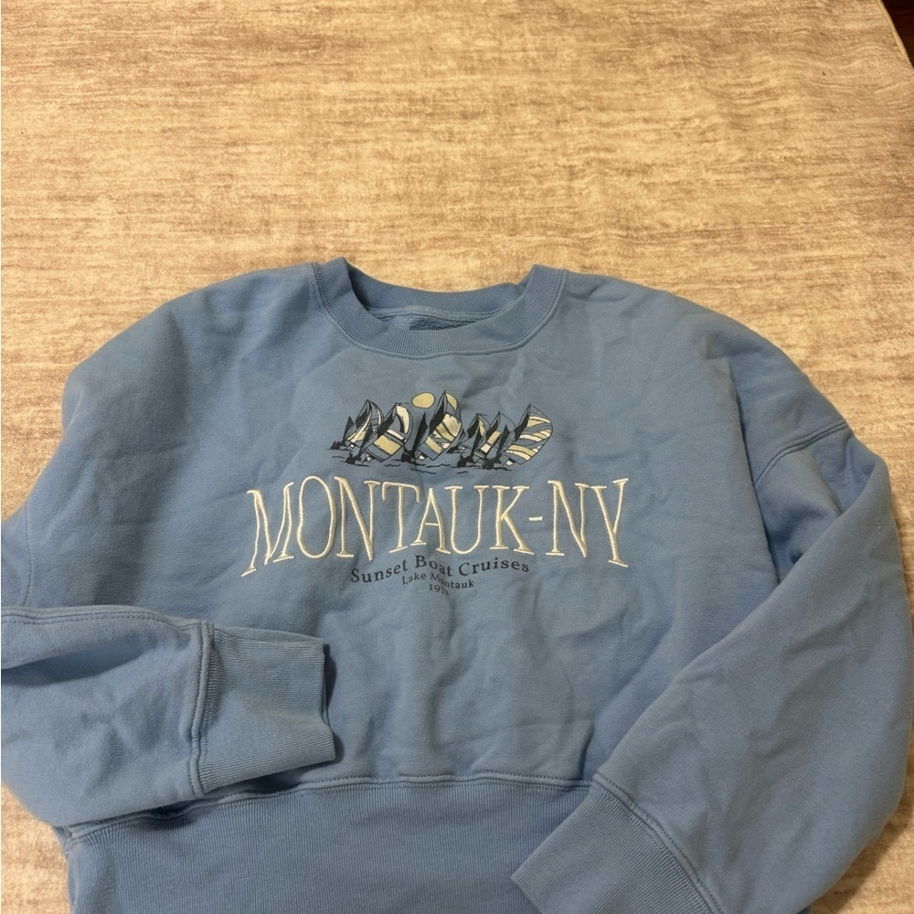 Abercrombie & Fitch Montauk new york sweatshirt size medium - Picture 2 of 3